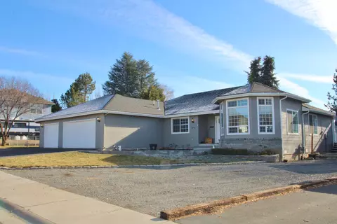 6910 Hager Ln, Klamath Falls, OR 97603