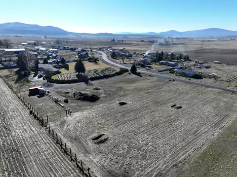 1 Acre Washburn Way, Klamath Falls, OR 97603