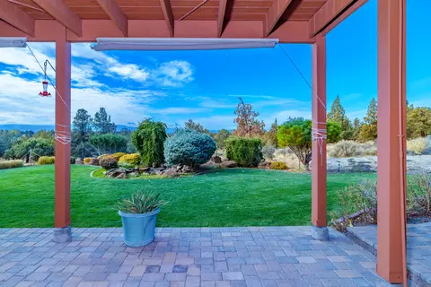 Exterior - 65195 85th St, Bend, OR 97703 photo 3 of 6