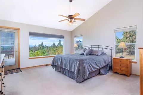 Bedroom - 65195 85th St, Bend, OR 97703 photo 2 of 6
