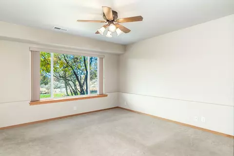 Bedroom - 65195 85th St, Bend, OR 97703 photo 3 of 6