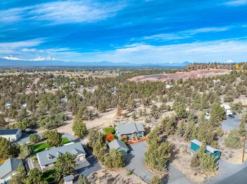 View/Area - 65195 85th St, Bend, OR 97703 photo 4 of 7
