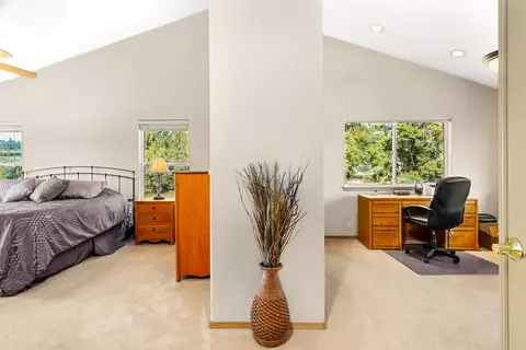 Bedroom - 65195 85th St, Bend, OR 97703 photo 1 of 6