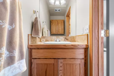 Bath - 65195 85th St, Bend, OR 97703 photo 2 of 3