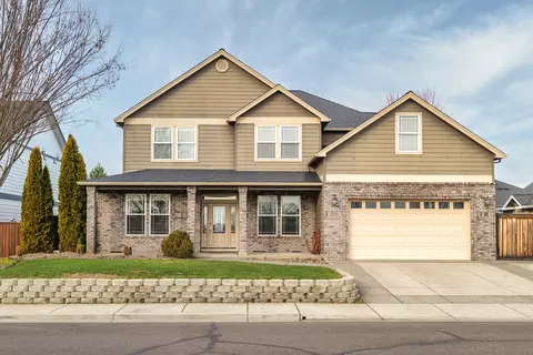 2193 Jeremy St, Central Point, OR 97502