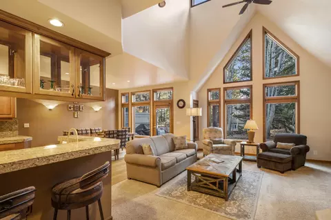 56954 Peppermill Cir #02-E, Sunriver, OR 97707