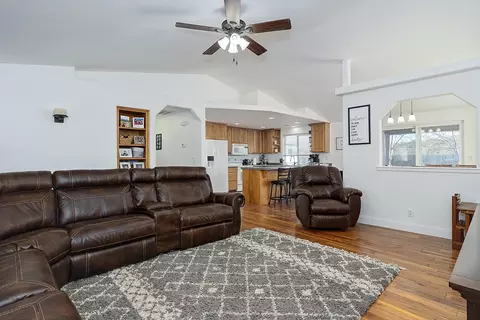 Living - 492 Westminster Dr, Eagle Point, OR 97524 photo 1 of 1