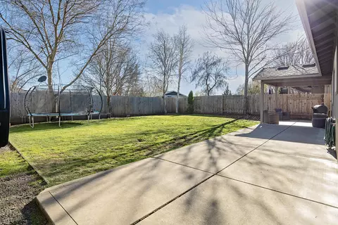 Exterior - 492 Westminster Dr, Eagle Point, OR 97524 photo 3 of 4