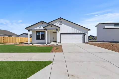 236 NW Par Ave #111, Madras, OR 97741
