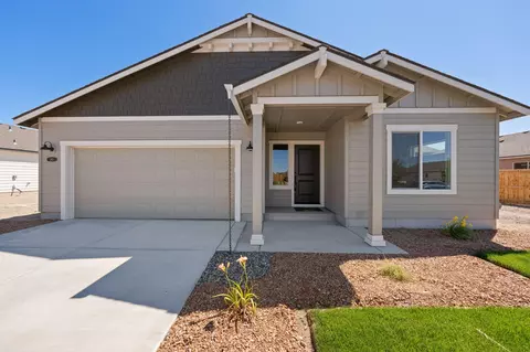 265 NW Par Ave #102, Madras, OR 97741