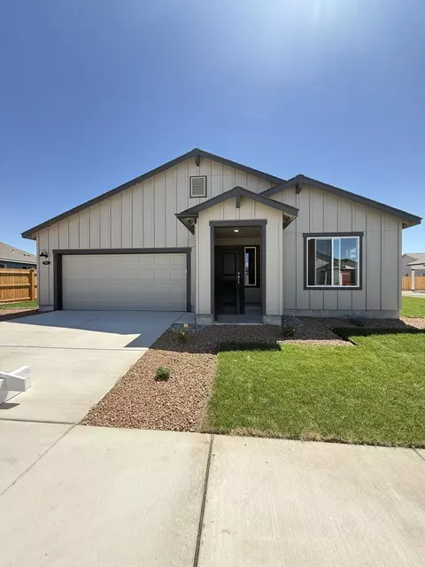 233 NW Par Ave #104, Madras, OR 97741