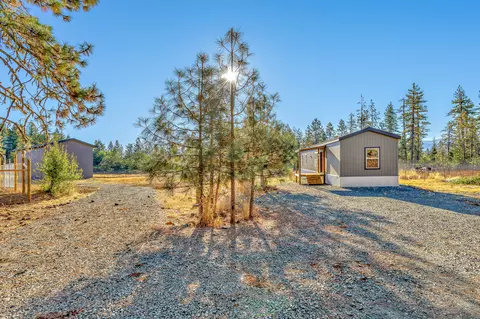 895 Airport Dr, Cave Junction, OR 97523