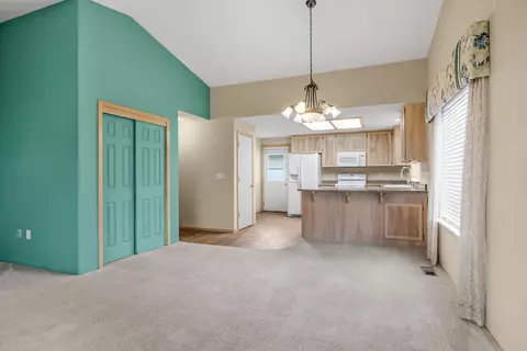 499 St Clair Way, Eagle Point, OR 97524 photo 5