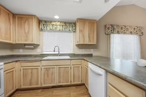 499 St Clair Way, Eagle Point, OR 97524 photo 9