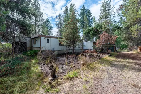55521 Gross Dr, Bend, OR 97707