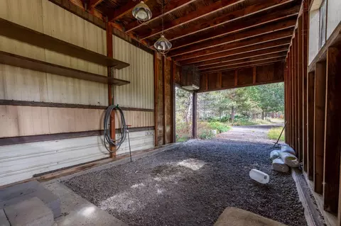 55521 Gross Dr, Bend, OR 97707 photo 4