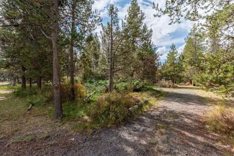 55521 Gross Dr, Bend, OR 97707 photo 11