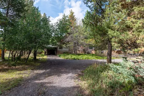 55521 Gross Dr, Bend, OR 97707 photo 2