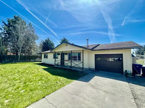 21005 Via Sandia St, Bend, OR 97702