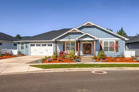 1609 River Run St, Central Point, OR 97502
