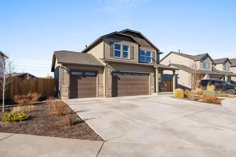 980 NW Teak Ct, Redmond, OR 97756