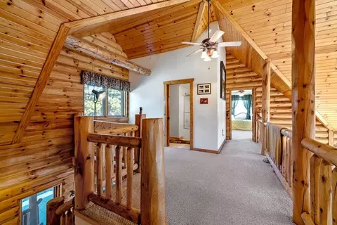 Entry Way - 23074 Rivercrest Dr, Sprague River, OR 97639 photo 4 of 6