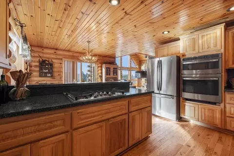 Kitchen - 23074 Rivercrest Dr, Sprague River, OR 97639 photo 1 of 2