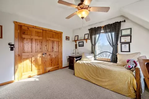Bedroom - 23074 Rivercrest Dr, Sprague River, OR 97639 photo 3 of 5