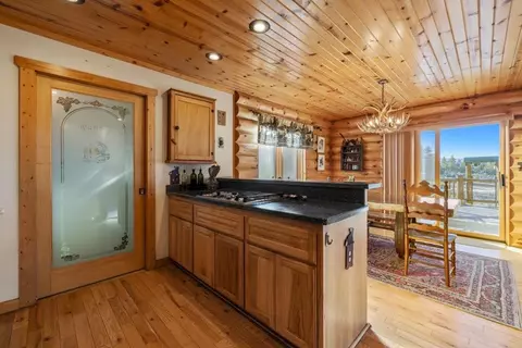 Kitchen - 23074 Rivercrest Dr, Sprague River, OR 97639 photo 2 of 2