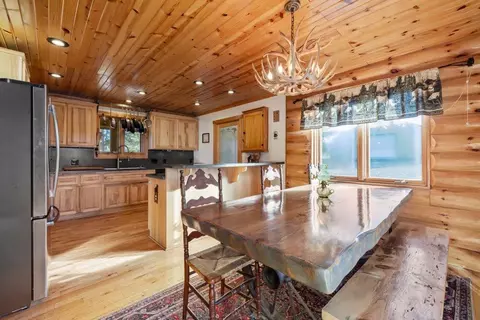 Dining - 23074 Rivercrest Dr, Sprague River, OR 97639 photo 2 of 2