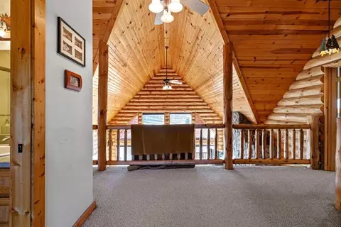 Entry Way - 23074 Rivercrest Dr, Sprague River, OR 97639 photo 5 of 6