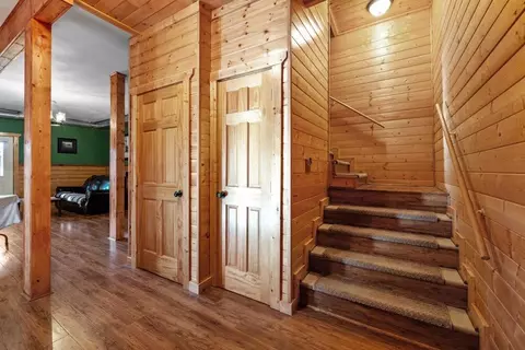 Entry Way - 23074 Rivercrest Dr, Sprague River, OR 97639 photo 6 of 6