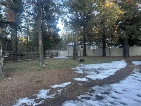 Undisclosed, Bend, OR 97707 photo 4