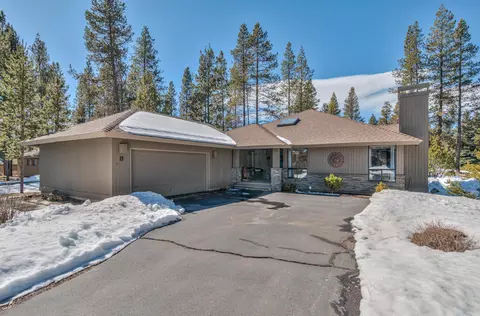 57881 Cinder Ln #8, Sunriver, OR 97707