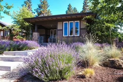 1568 NW Fresno Ave, Bend, OR 97703