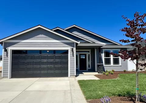 3743 Agate Meadows Ct, White City, OR 97503