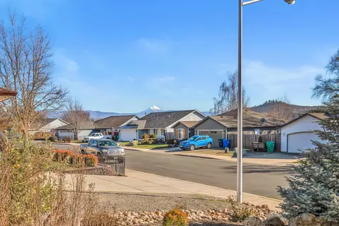 507 Westminster Dr, Eagle Point, OR 97524 photo 37