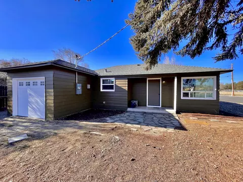 1405 SW 11th St, Redmond, OR 97756