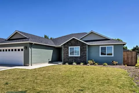 3232 Ford Dr, Medford, OR 97504