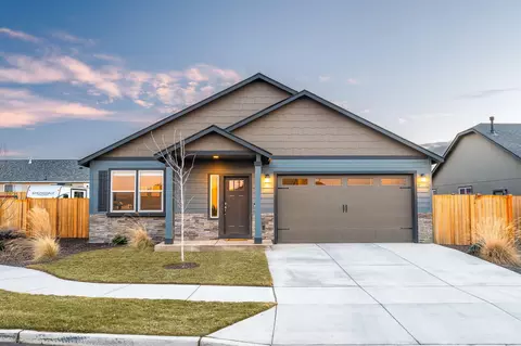 920 NW Teak Ct, Redmond, OR 97756