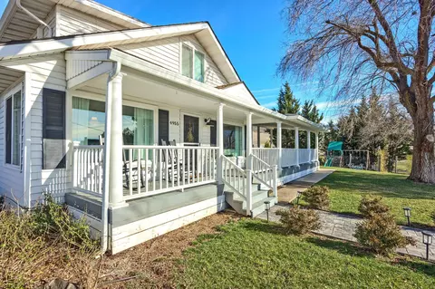 4955 Cherry Ln, Medford, OR 97504