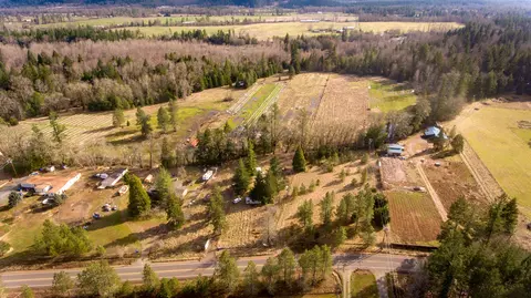 640 Garner Rd, Cave Junction, OR 97523