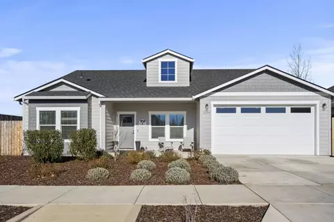 2264 Calico Ln, Medford, OR 97501