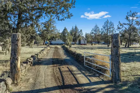 3240 NE 21st Dr, Redmond, OR 97756