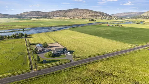 11251 Crystal Springs Rd, Klamath Falls, OR 97603