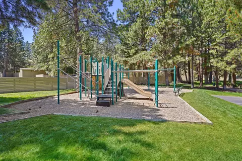 Exterior - 19717 SW Mt Bachelor Dr #148, Bend, OR 97702 photo 8 of 10
