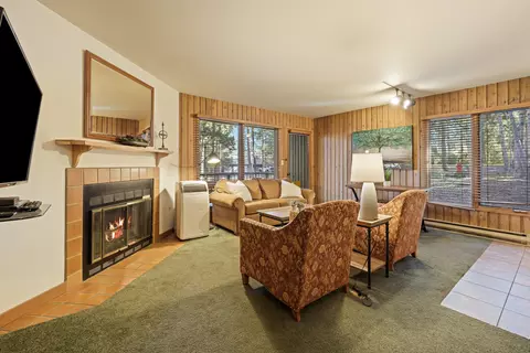 Living - 19717 SW Mt Bachelor Dr #148, Bend, OR 97702 photo 4 of 5
