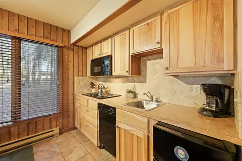 Kitchen - 19717 SW Mt Bachelor Dr #148, Bend, OR 97702 photo 1 of 2
