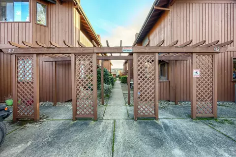 412 NE Anderson St #D, Grants Pass, OR 97526