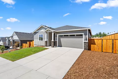 1285 Stonegate Dr #475, Eagle Point, OR 97524 photo 3